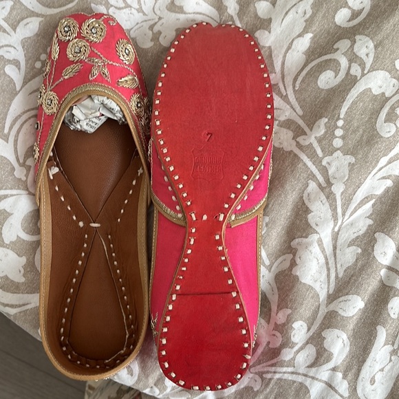 ✨2for15✨ Indian jutti with zari and stone work - Picture 4 of 4